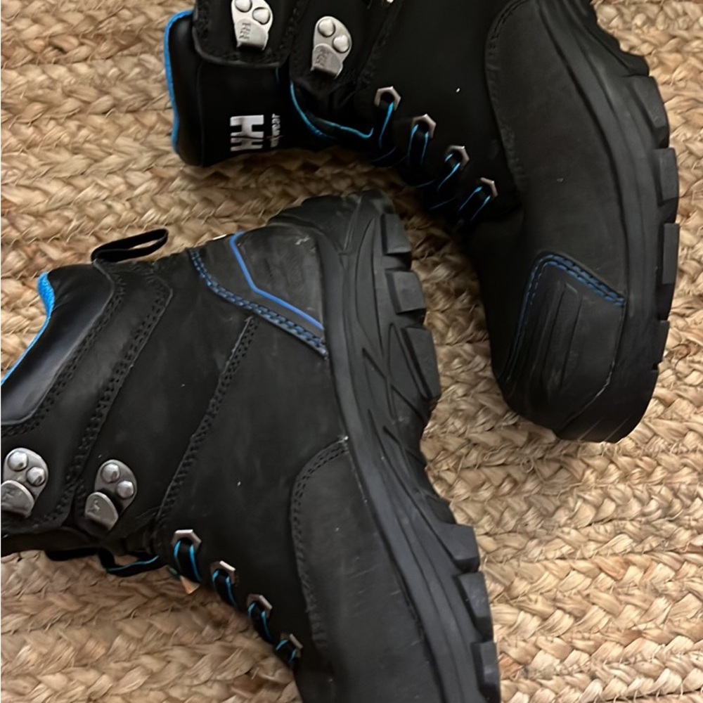 Helly Hansen Black and Blue Workwear Boots - Picture 3 of 8